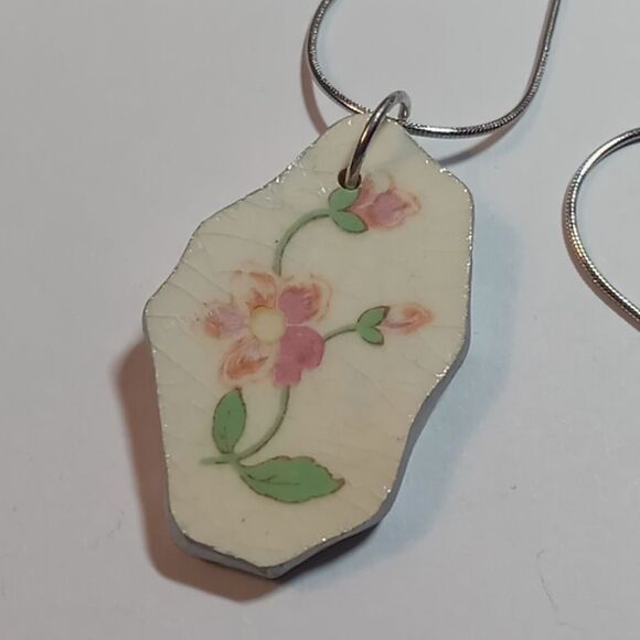 Plate necklace - Picture 2 of 5